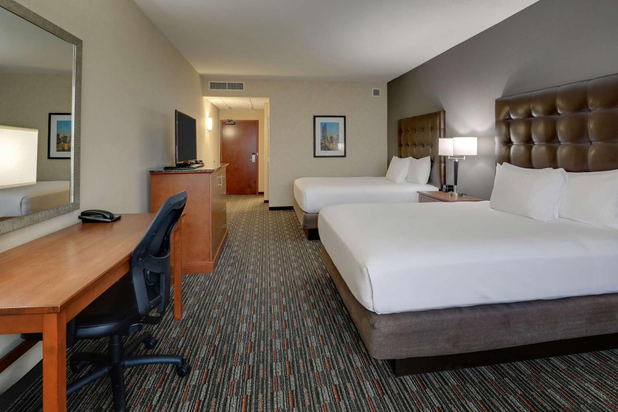 Drury Inn & Suites Charlotte Arrowood Exterior photo