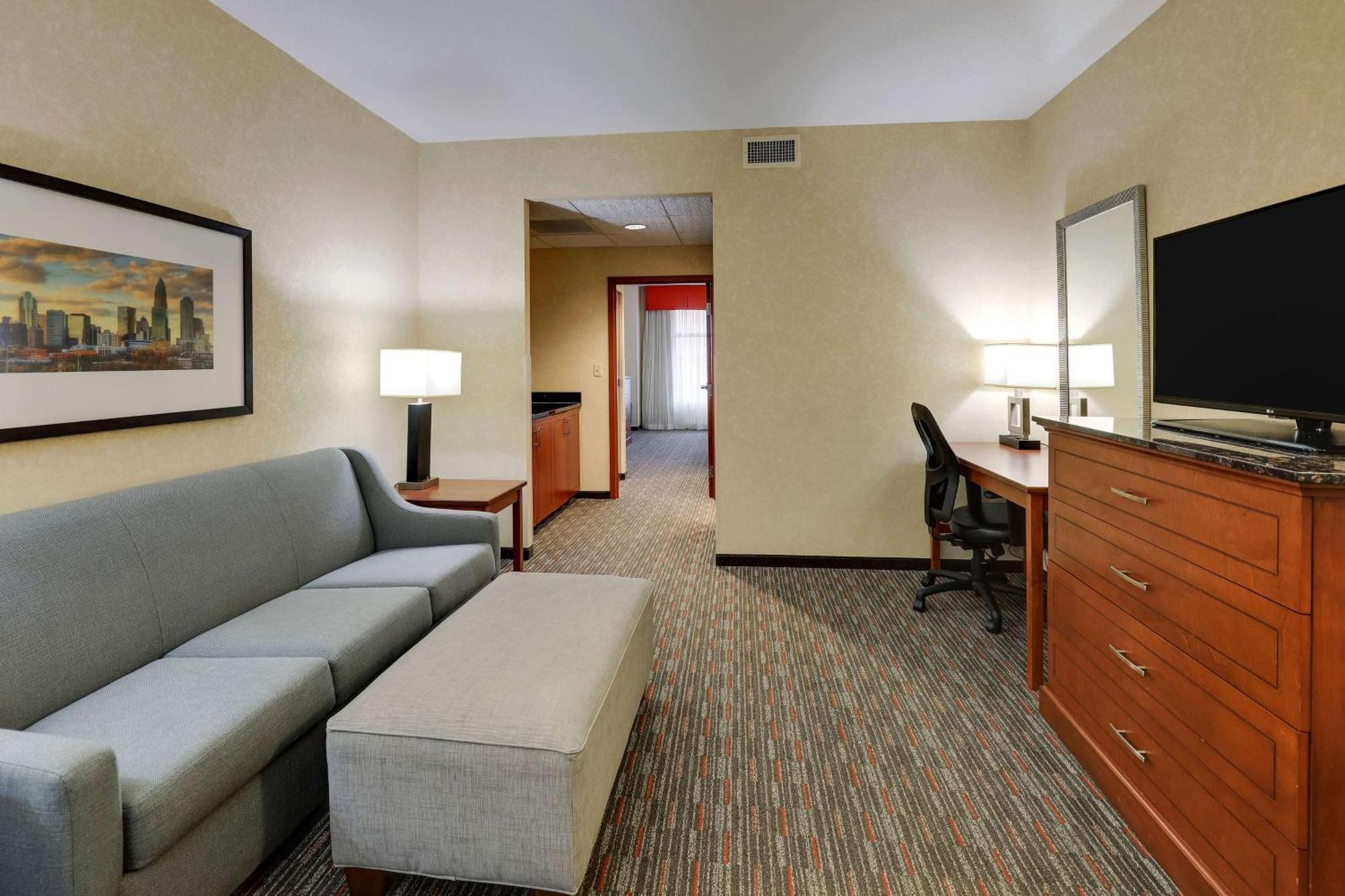 Drury Inn & Suites Charlotte Arrowood Exterior photo