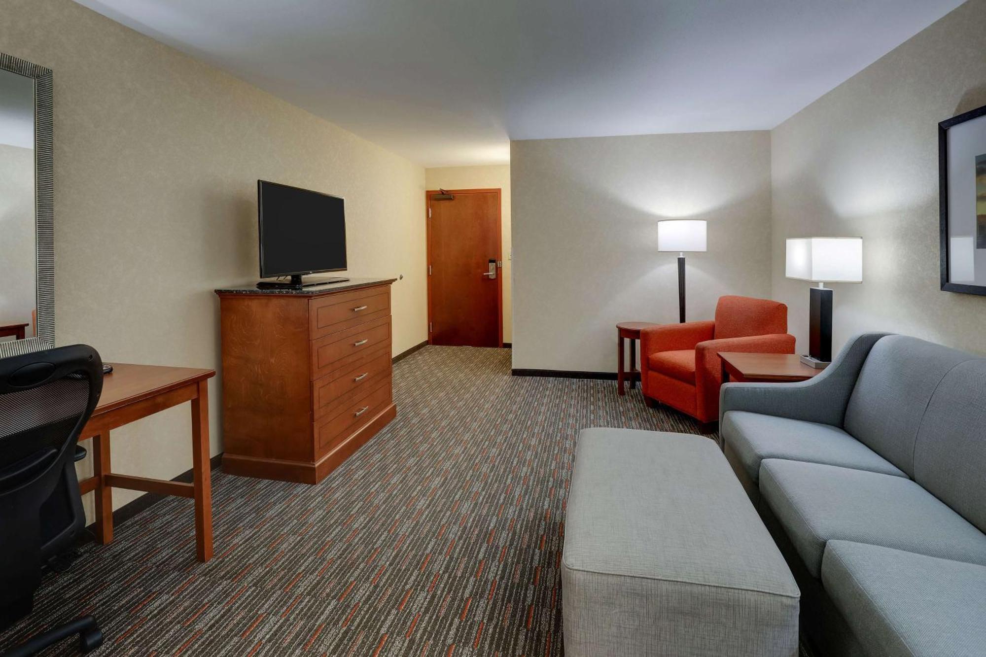 Drury Inn & Suites Charlotte Arrowood Exterior photo