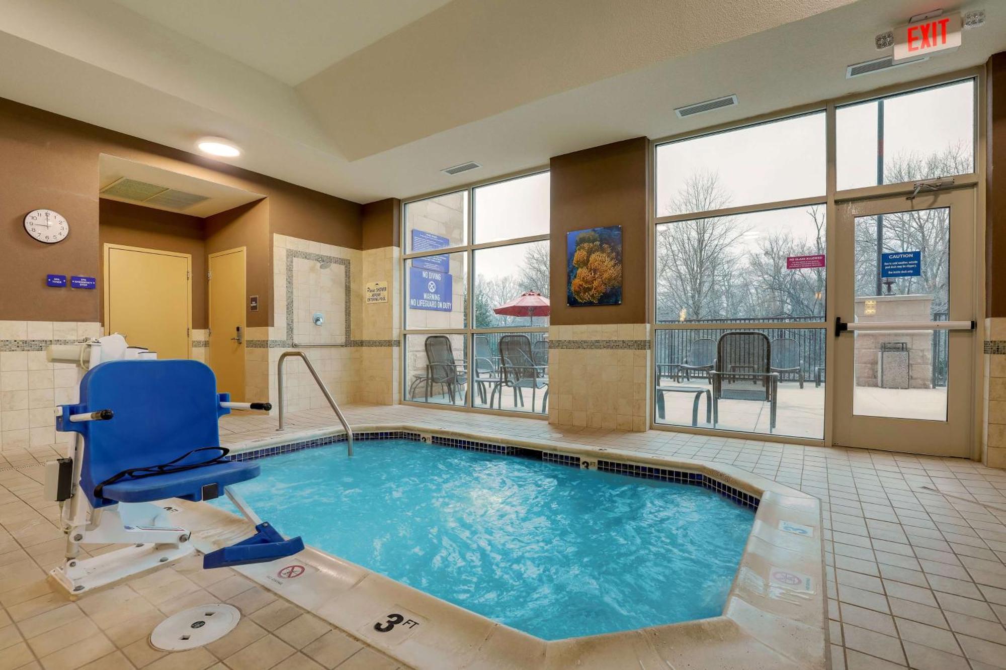 Drury Inn & Suites Charlotte Arrowood Exterior photo